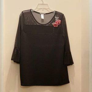 👚UETRA👚 sheer mid sleeve blouse!!!